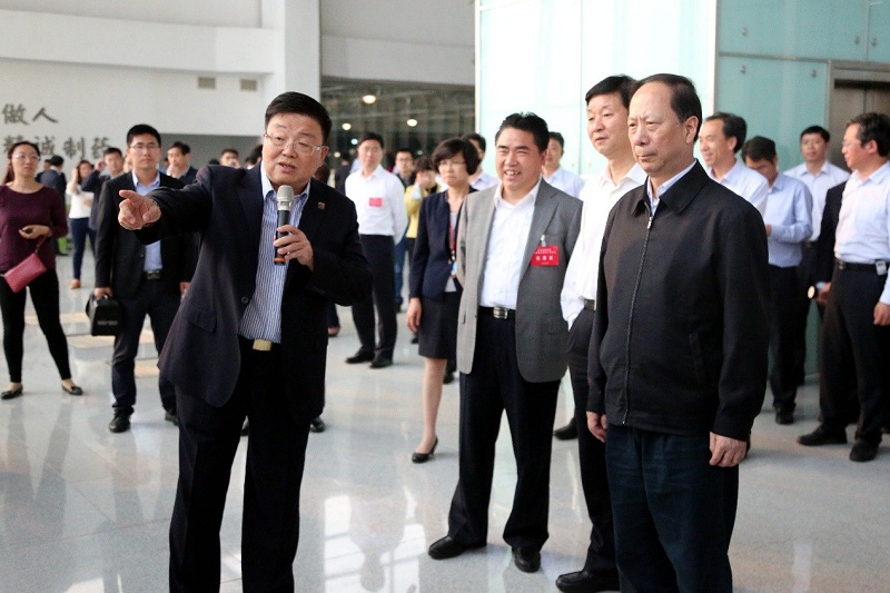 聚焦智能制造 助推产业升级——全省沿海工作会议与会领导莅临九五至尊电子游戏调研
